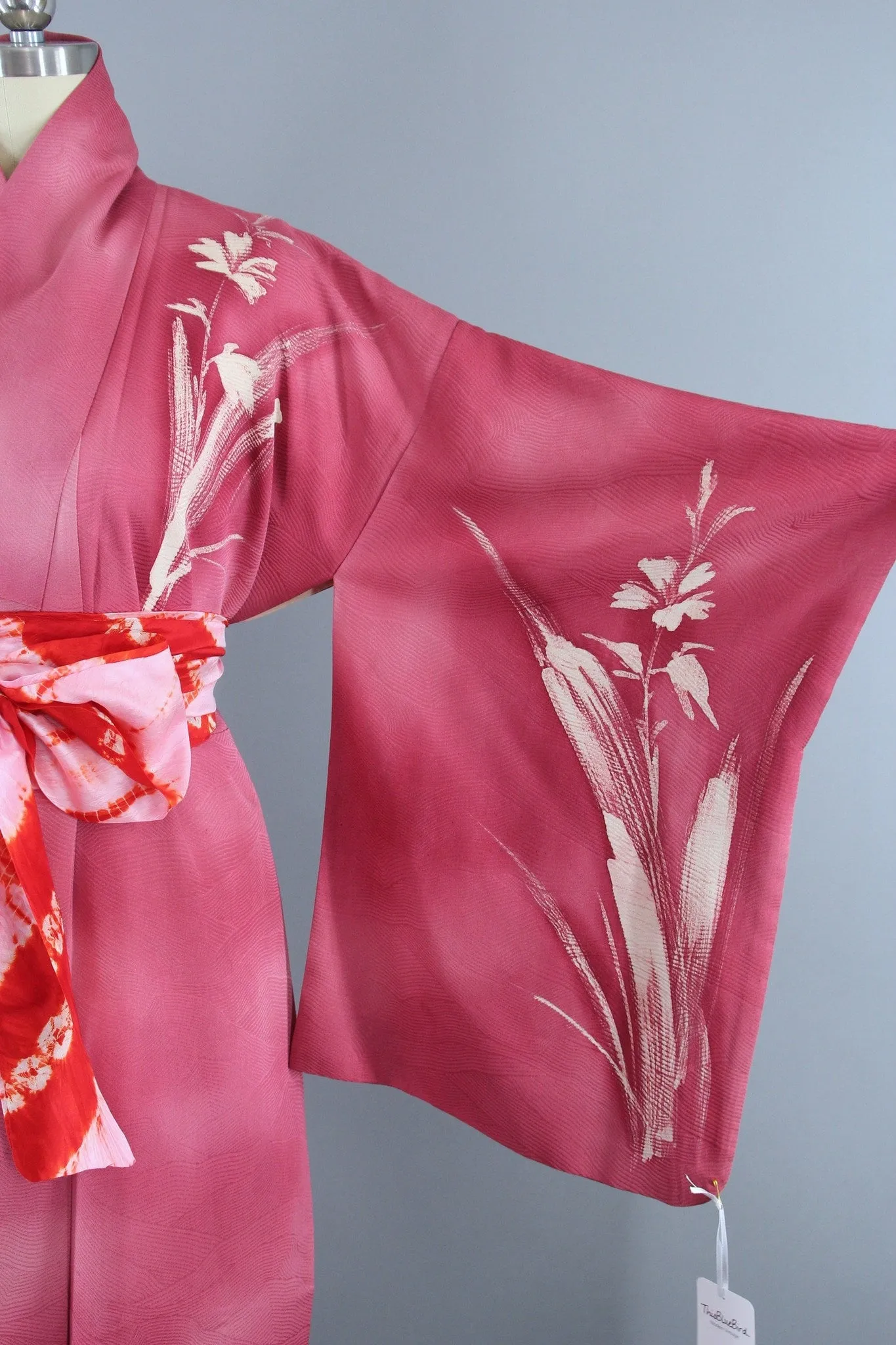 1950s Vintage Silk Kimono Robe with Mauve Pink Ombre Floral Pattern