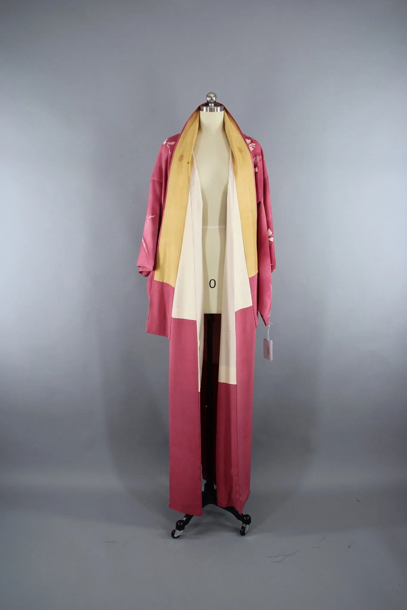 1950s Vintage Silk Kimono Robe with Mauve Pink Ombre Floral Pattern