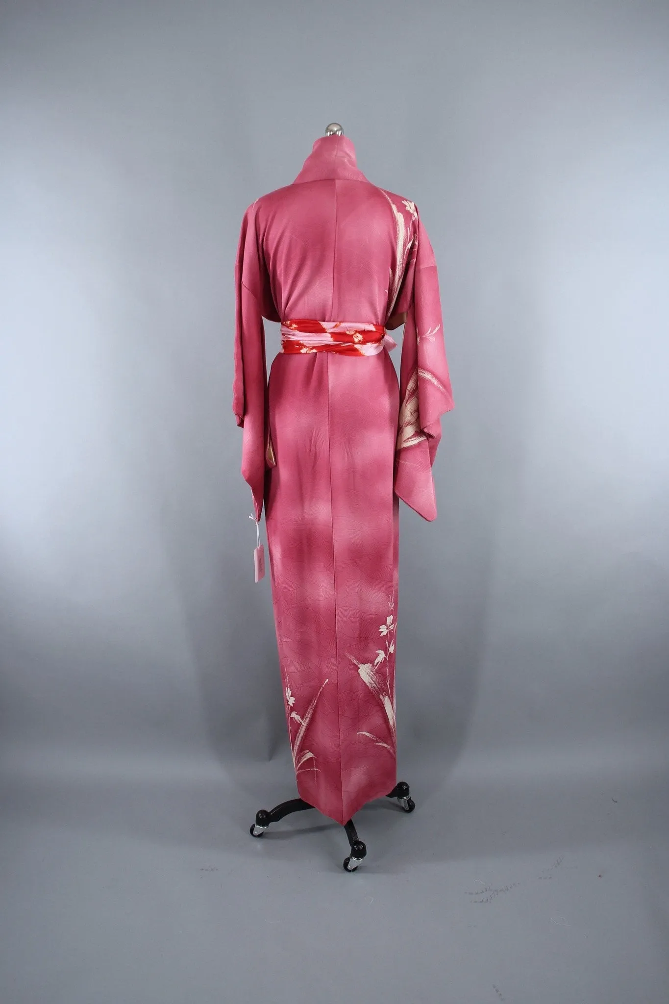 1950s Vintage Silk Kimono Robe with Mauve Pink Ombre Floral Pattern