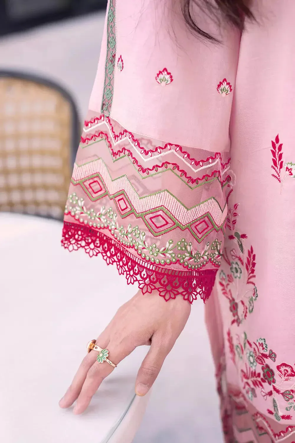 3PC Embroidered Unstitched Lawn Suit KSE-2624