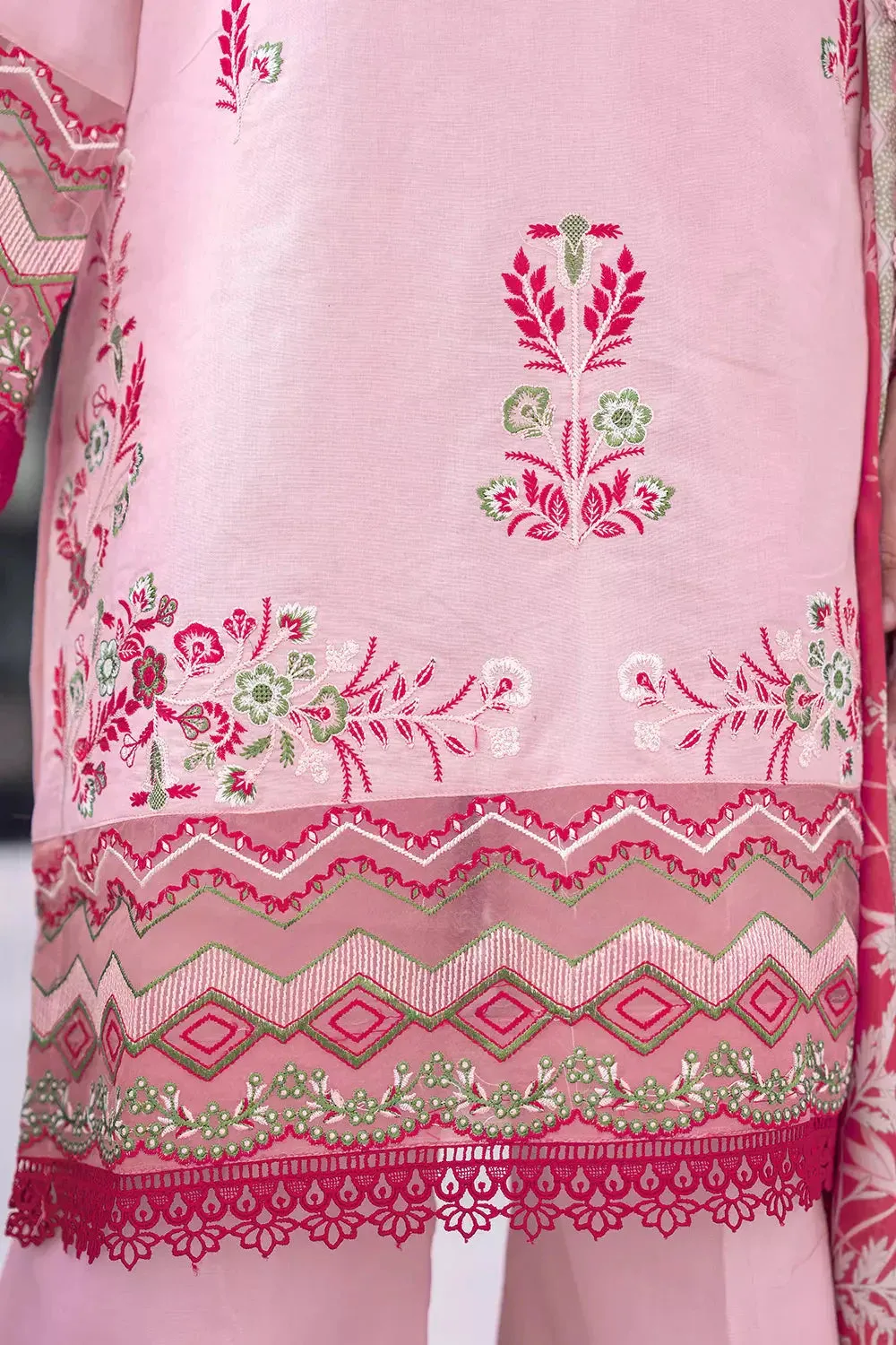 3PC Embroidered Unstitched Lawn Suit KSE-2624