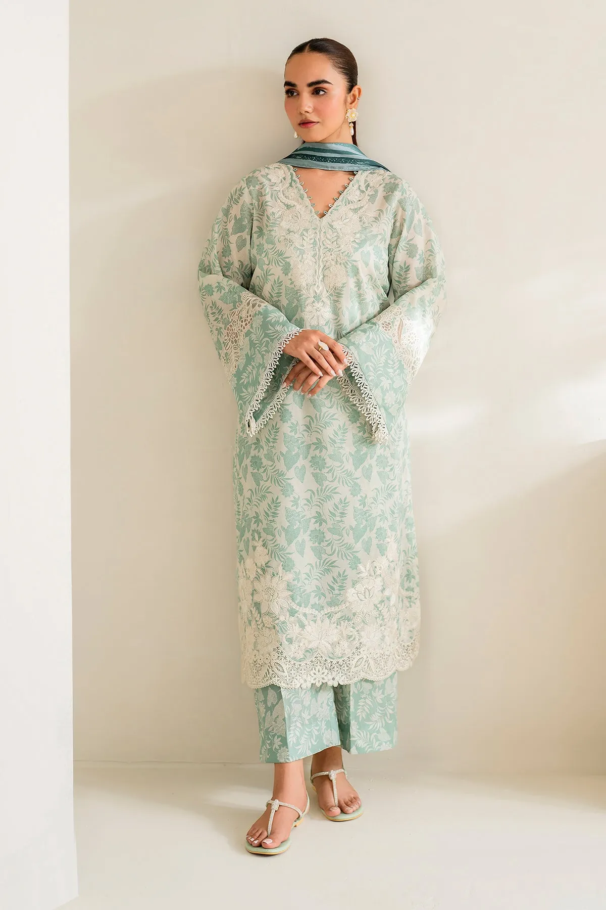 EMBROIDERED LAWN UF-677