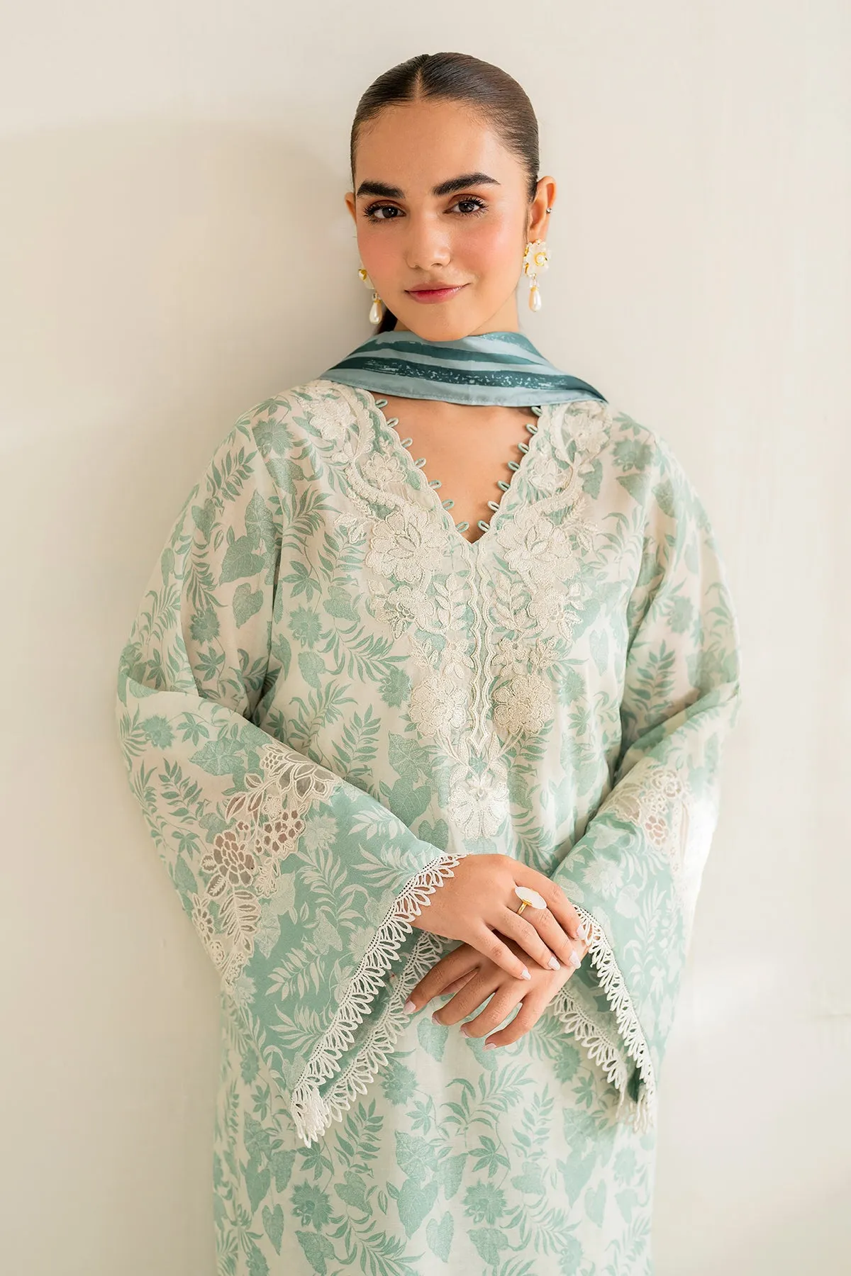 EMBROIDERED LAWN UF-677