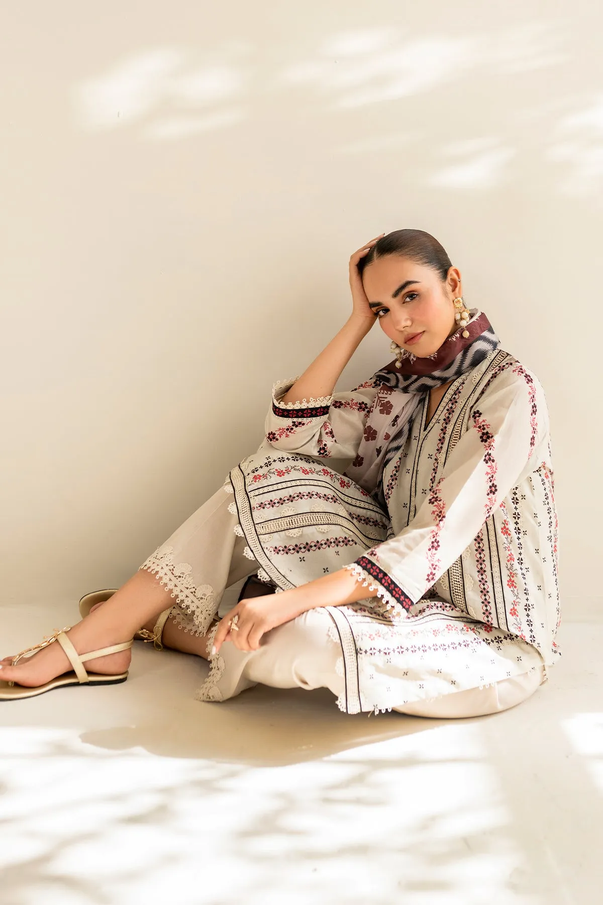 EMBROIDERED LAWN UF-678