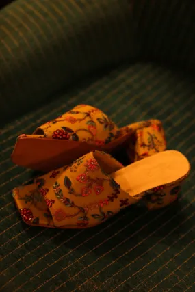 EMBROIDERED SILK MULES THANA