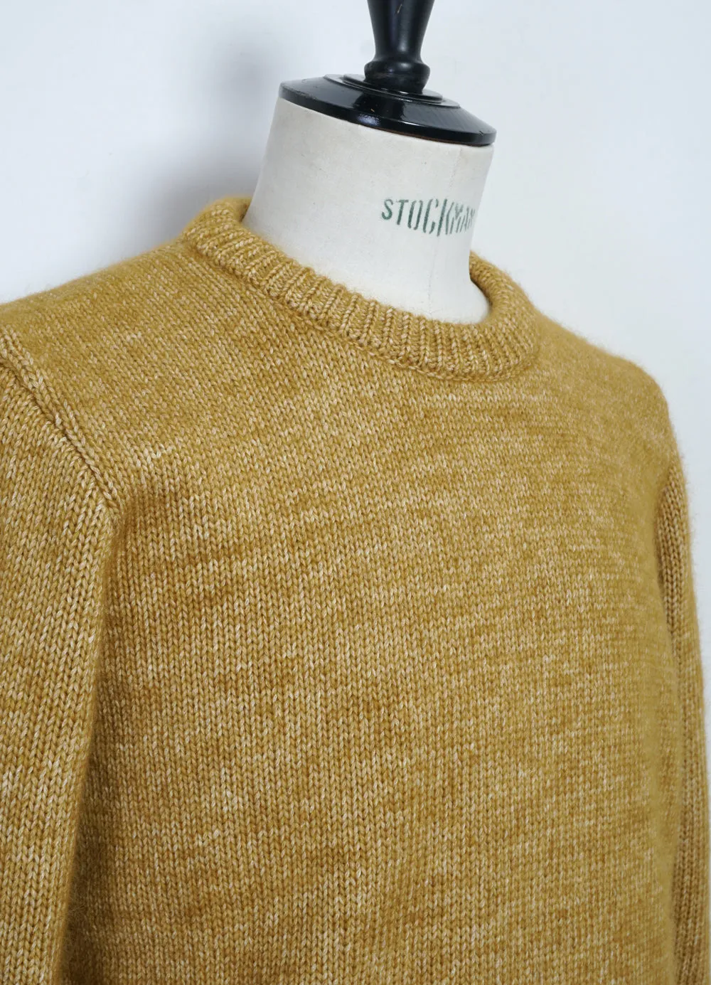 ESKE | Crew Neck Sweater | Gold