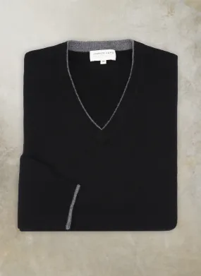 Men's Melbourne Contrast V-Neck Extra-Fine Pure Merino Wool Sweater in Black